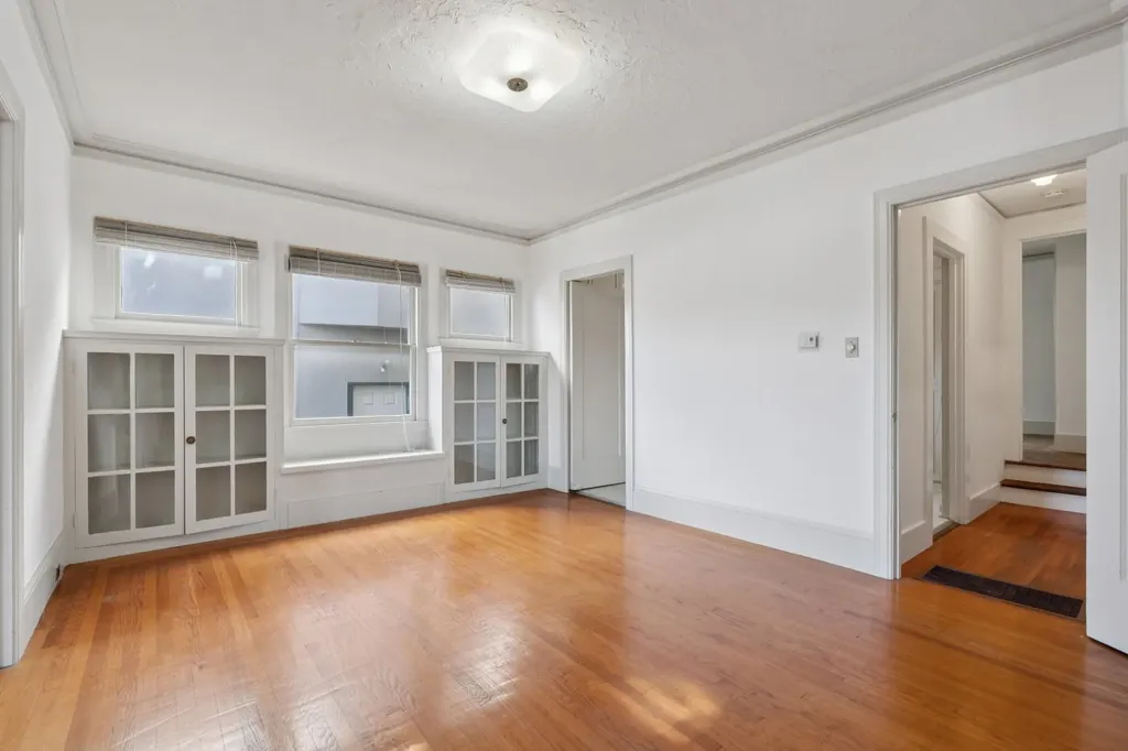 832 Walker Oakland CA 94610