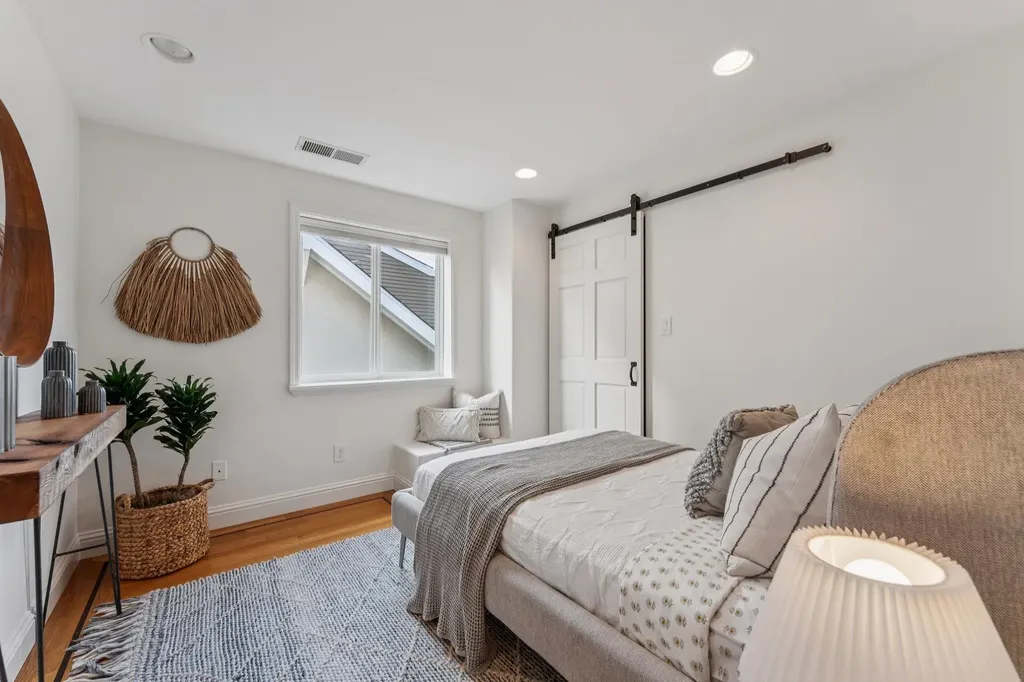 688 57th Street Oakland CA 94609