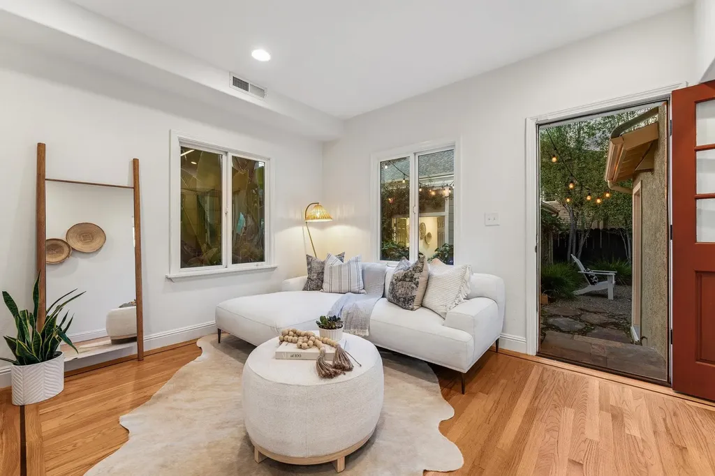 688 57th Street Oakland CA 94609