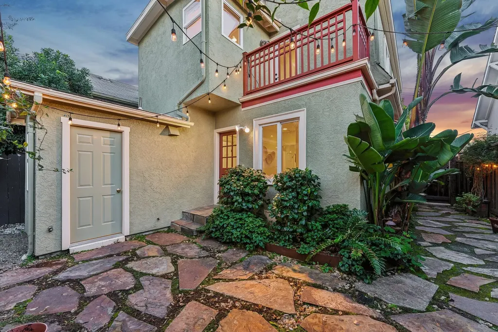 688 57th Street Oakland CA 94609