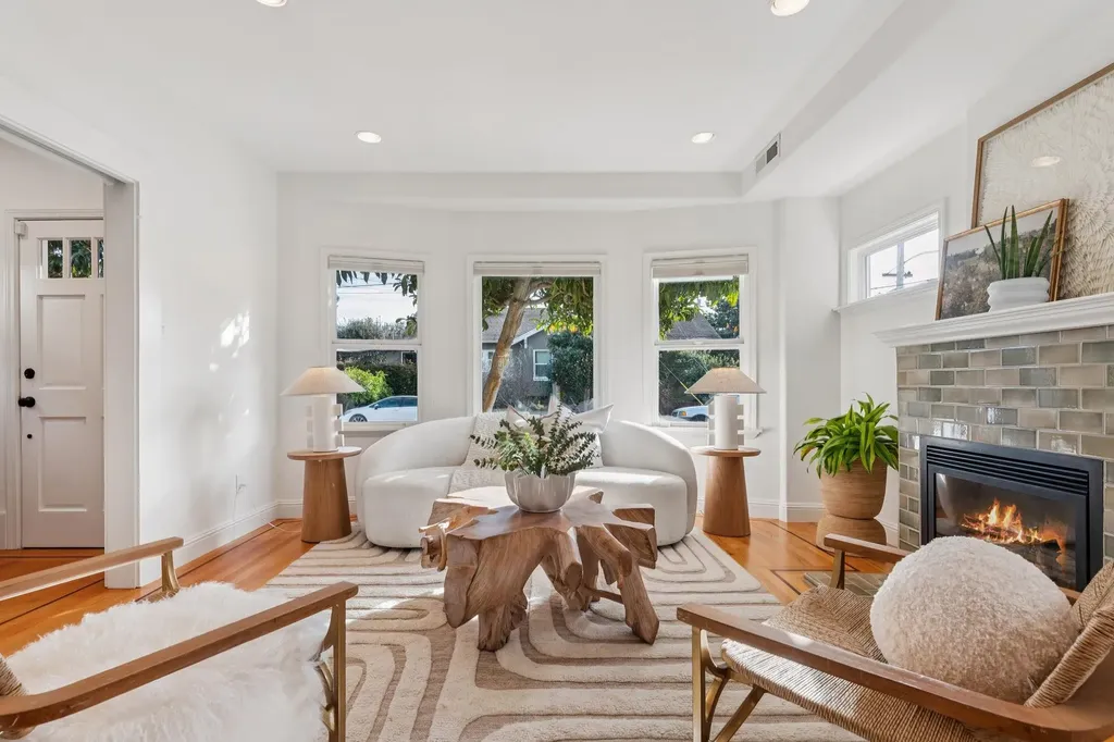 688 57th Street Oakland CA 94609