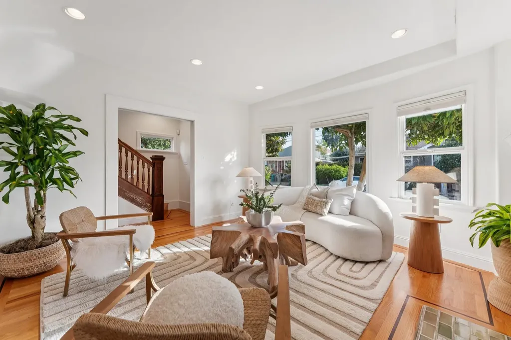 688 57th Street Oakland CA 94609