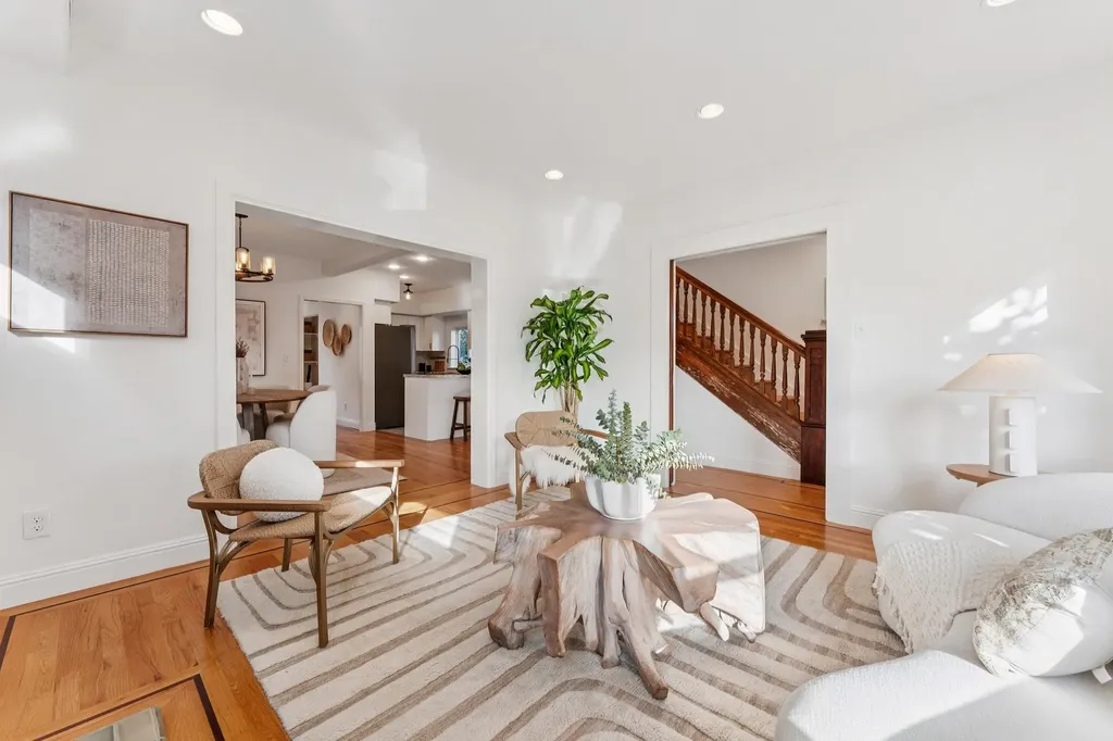 688 57th Street Oakland CA 94609