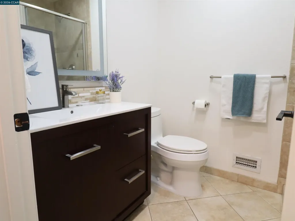 8240 Rhoda Avenue Dublin CA 94568