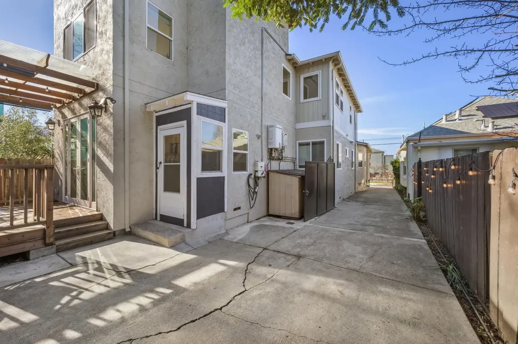 3033 Ellis Street Berkeley CA 94703