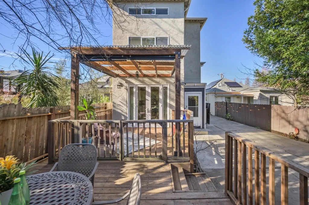 3033 Ellis Street Berkeley CA 94703