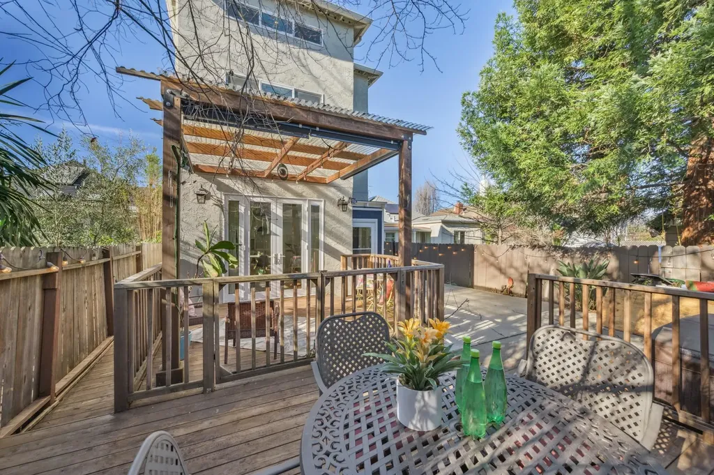 3033 Ellis Street Berkeley CA 94703