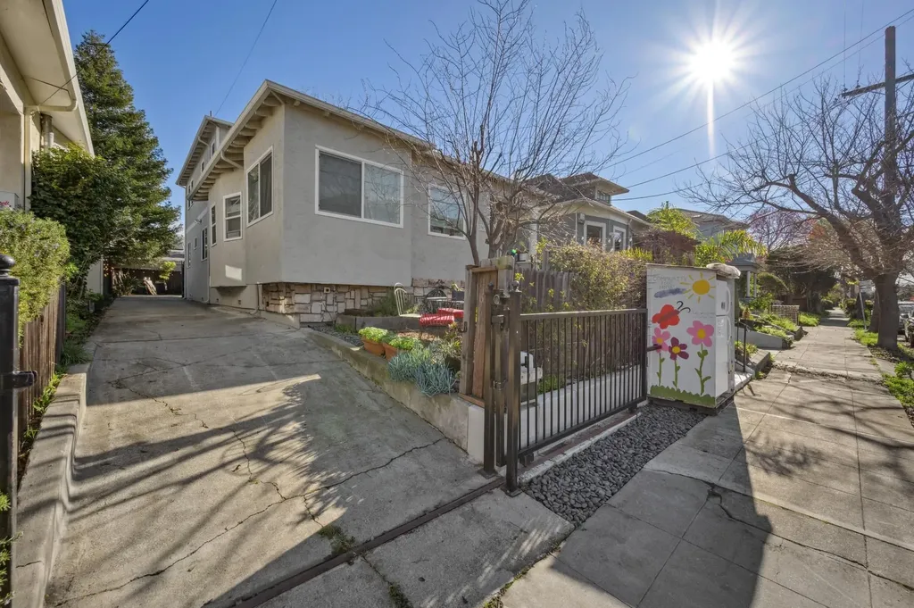 3033 Ellis Street Berkeley CA 94703