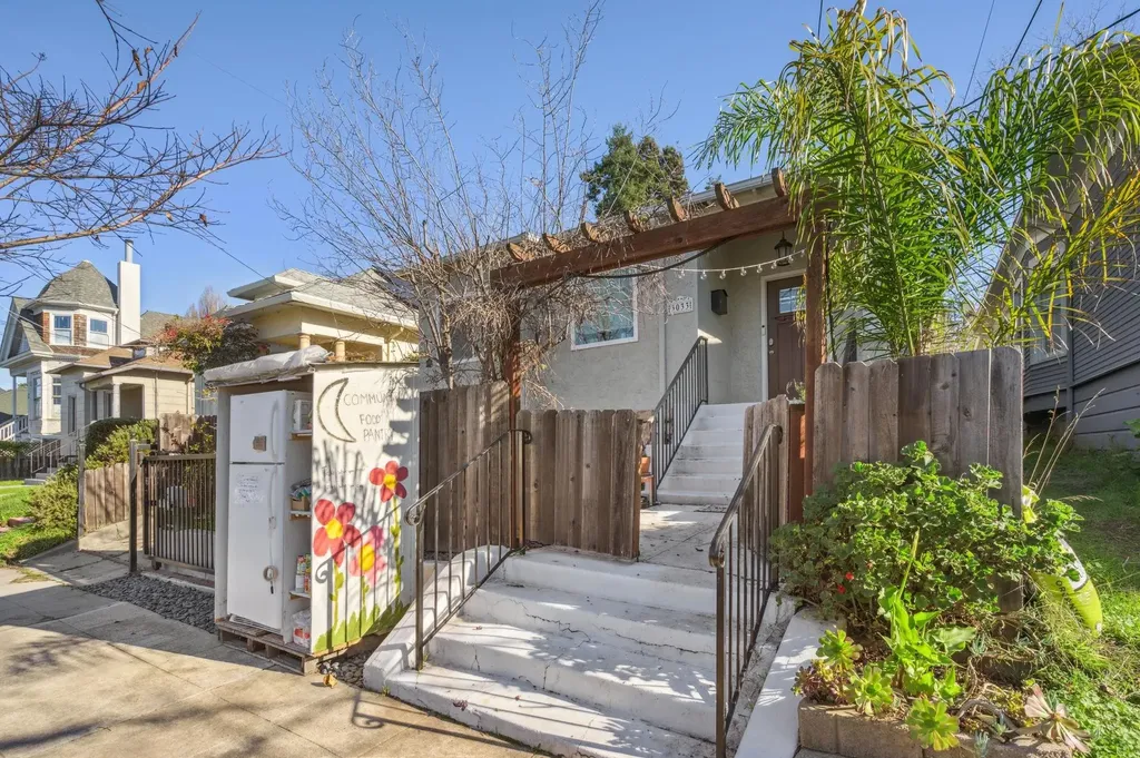 3033 Ellis Street Berkeley CA 94703