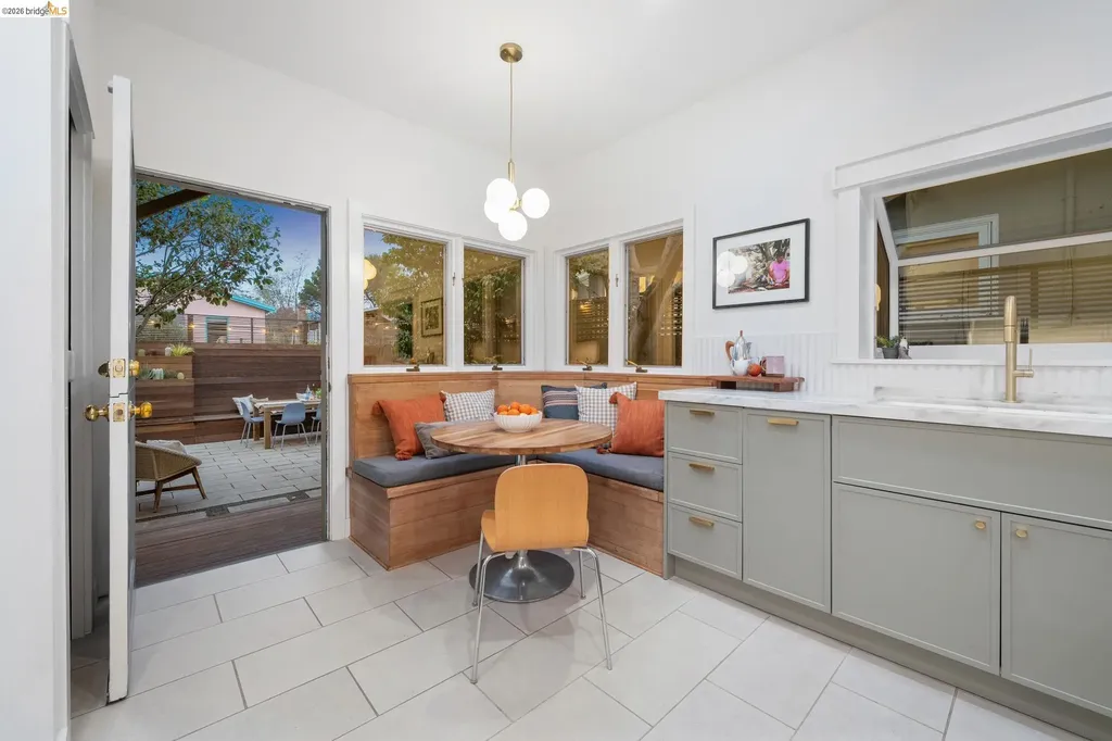 390 50th Street Oakland CA 94609