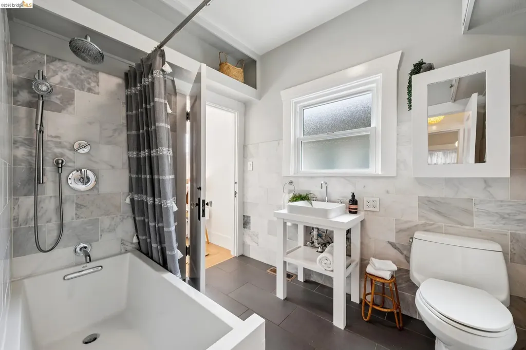 390 50th Street Oakland CA 94609