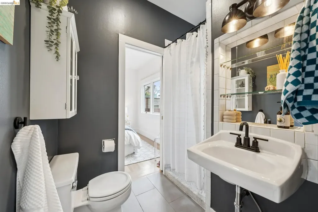 390 50th Street Oakland CA 94609