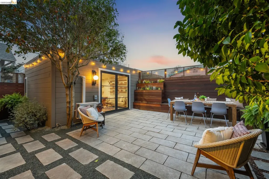 390 50th Street Oakland CA 94609