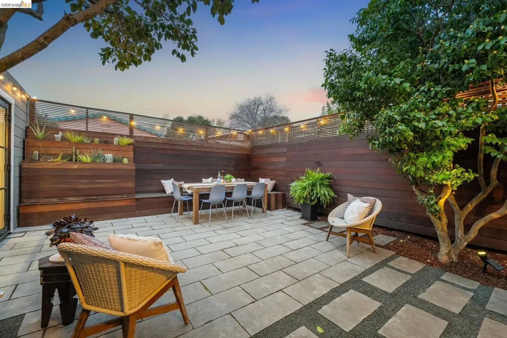 390 50th Street Oakland CA 94609