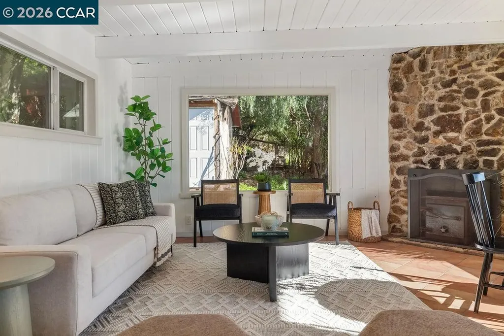 7308 Altura Place Oakland CA 94605