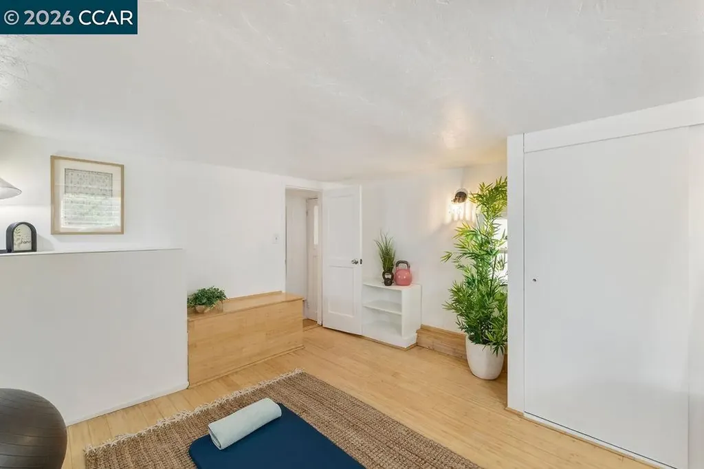 7308 Altura Place Oakland CA 94605