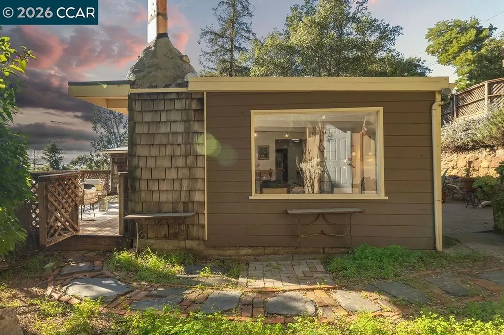 7308 Altura Place Oakland CA 94605