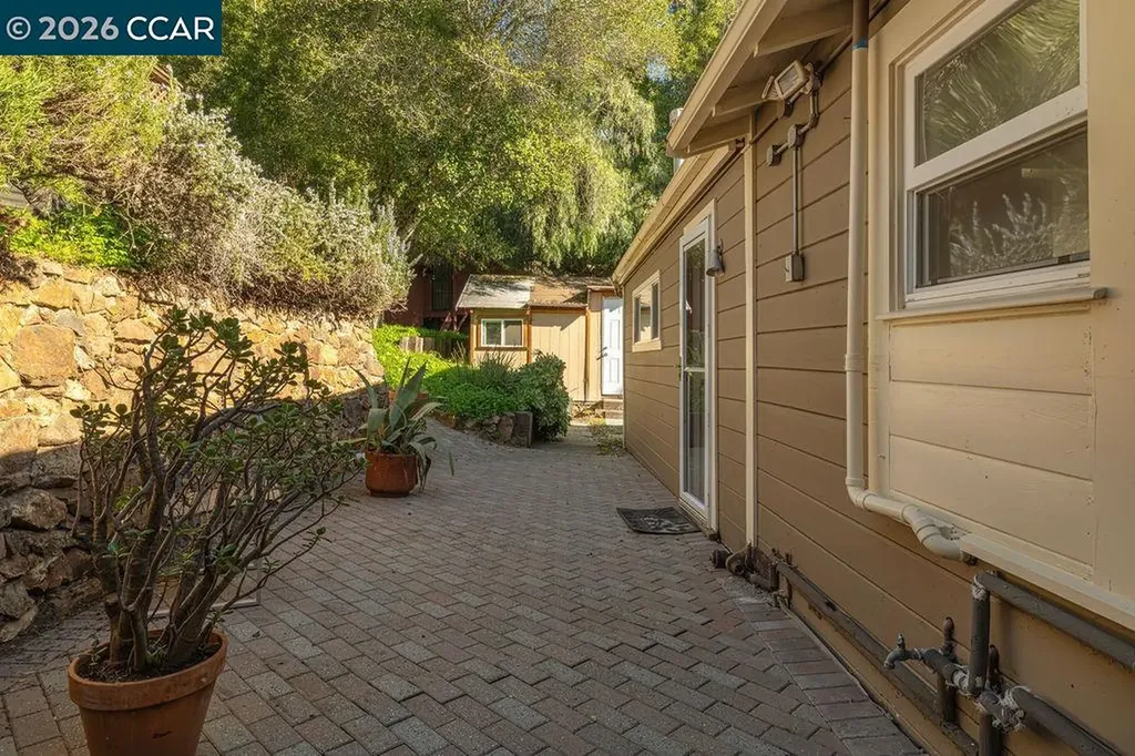 7308 Altura Place Oakland CA 94605