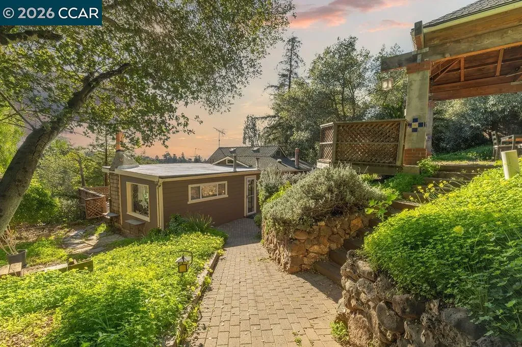 7308 Altura Place Oakland CA 94605