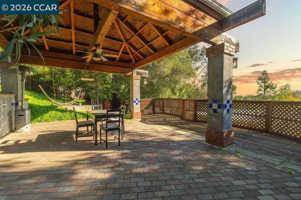 7308 Altura Place Oakland CA 94605