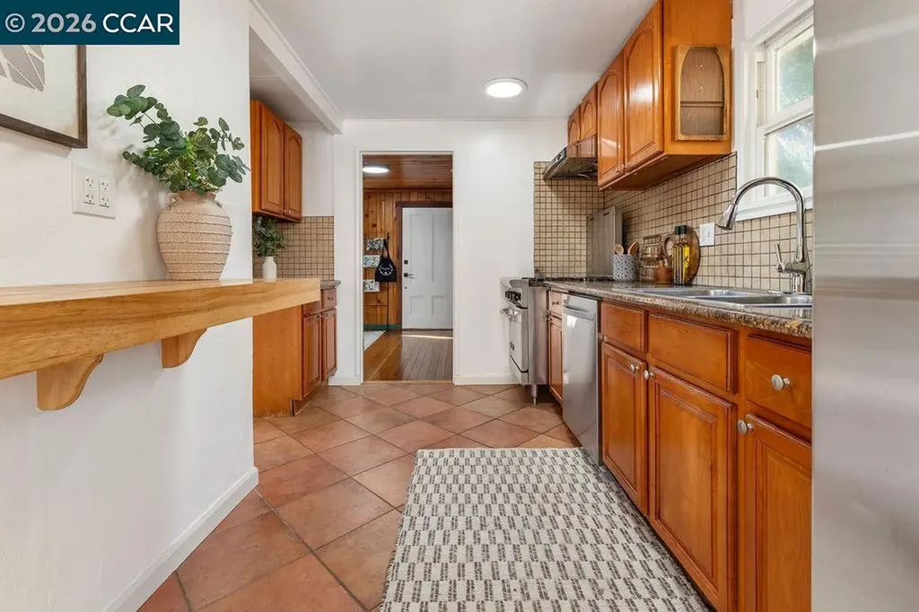 7308 Altura Place Oakland CA 94605