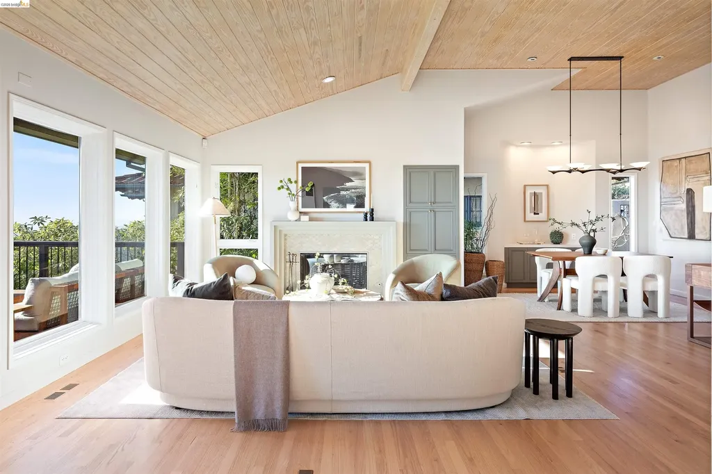 6189 Contra Costa Road Oakland CA 94618