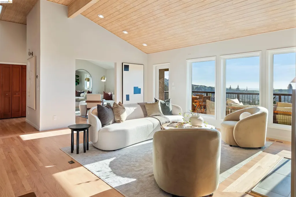 6189 Contra Costa Road Oakland CA 94618