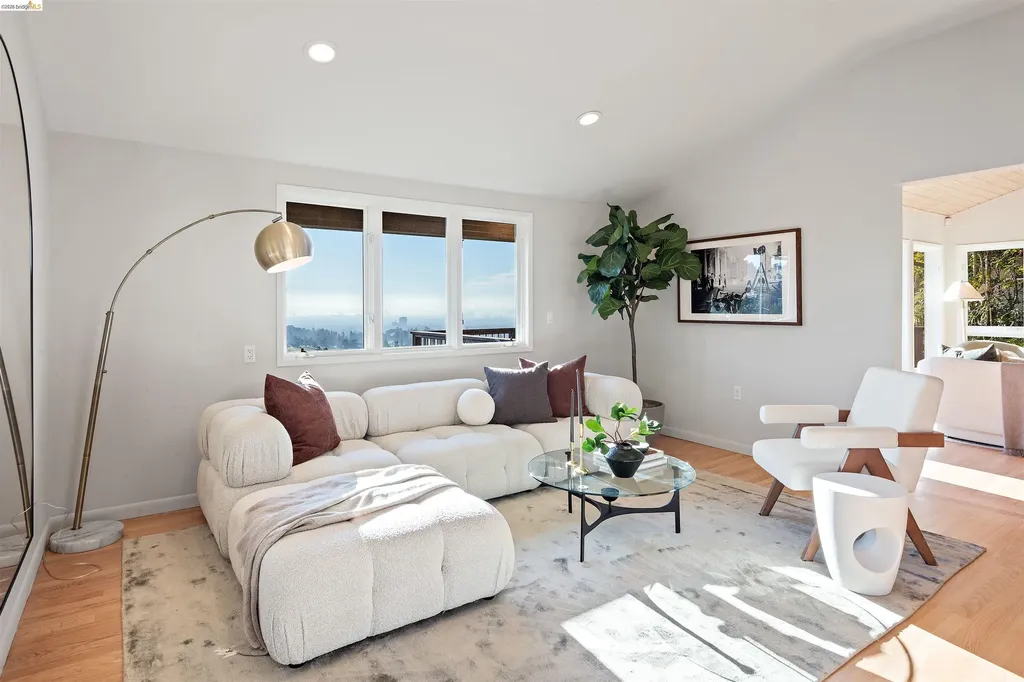 6189 Contra Costa Road Oakland CA 94618