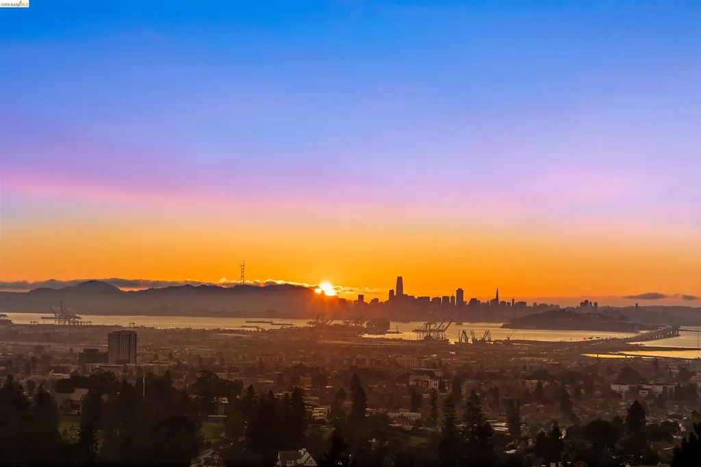 6189 Contra Costa Road Oakland CA 94618