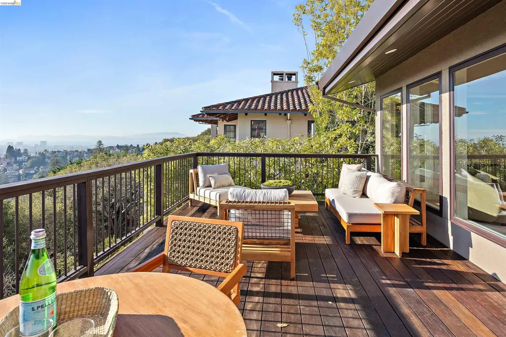 6189 Contra Costa Road Oakland CA 94618