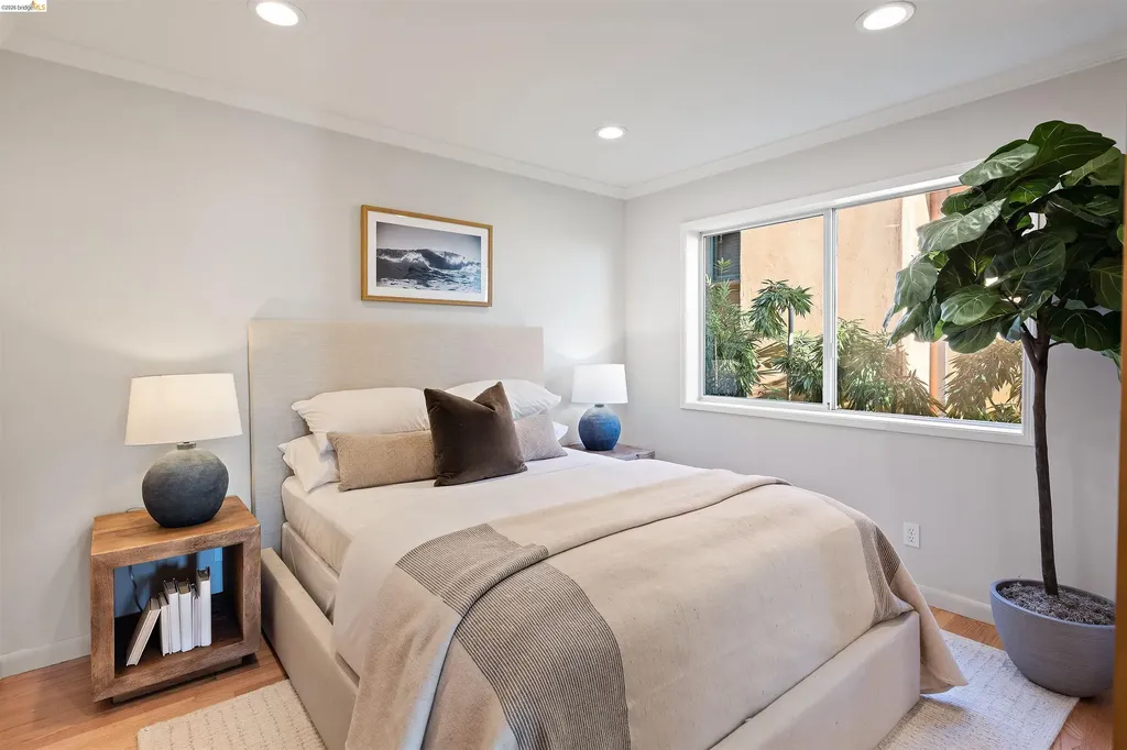 6189 Contra Costa Road Oakland CA 94618