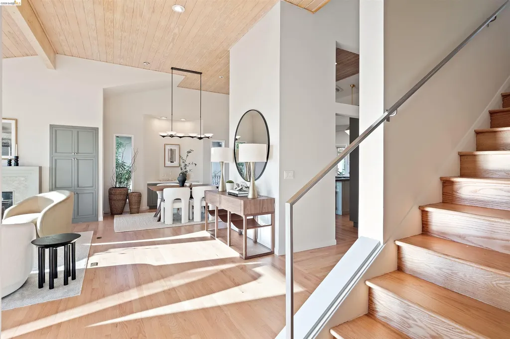 6189 Contra Costa Road Oakland CA 94618