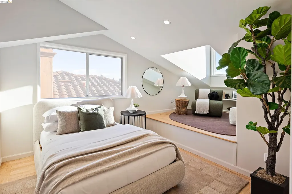 6189 Contra Costa Road Oakland CA 94618