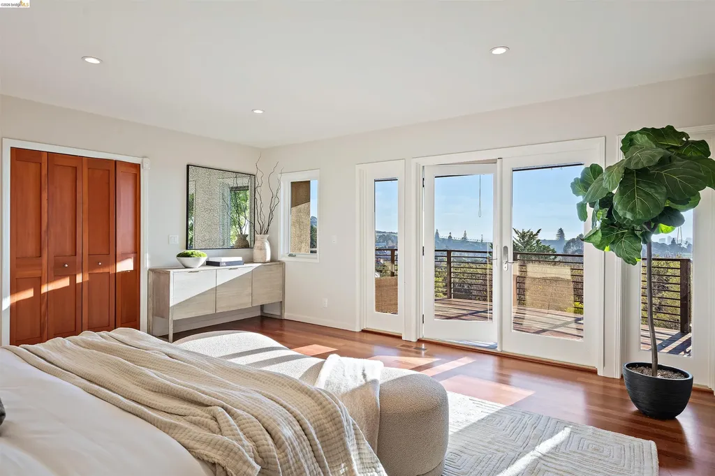 6189 Contra Costa Road Oakland CA 94618