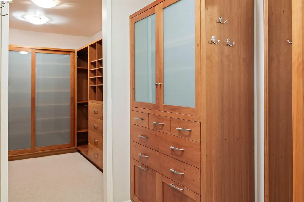 6189 Contra Costa Road Oakland CA 94618