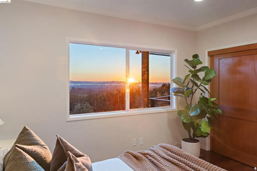 6189 Contra Costa Road Oakland CA 94618