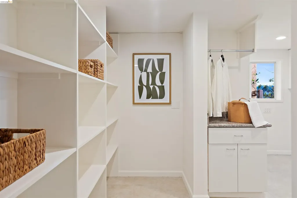 6189 Contra Costa Road Oakland CA 94618