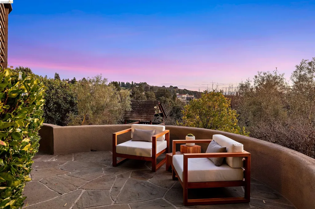 6189 Contra Costa Road Oakland CA 94618