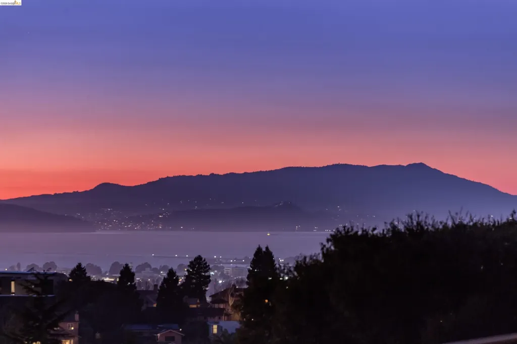 6189 Contra Costa Road Oakland CA 94618