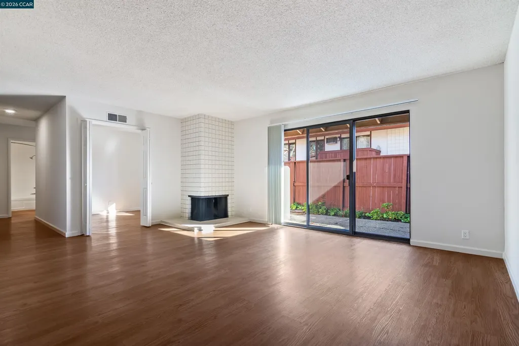 238-240 Camelback Road Pleasant Hill CA 94523