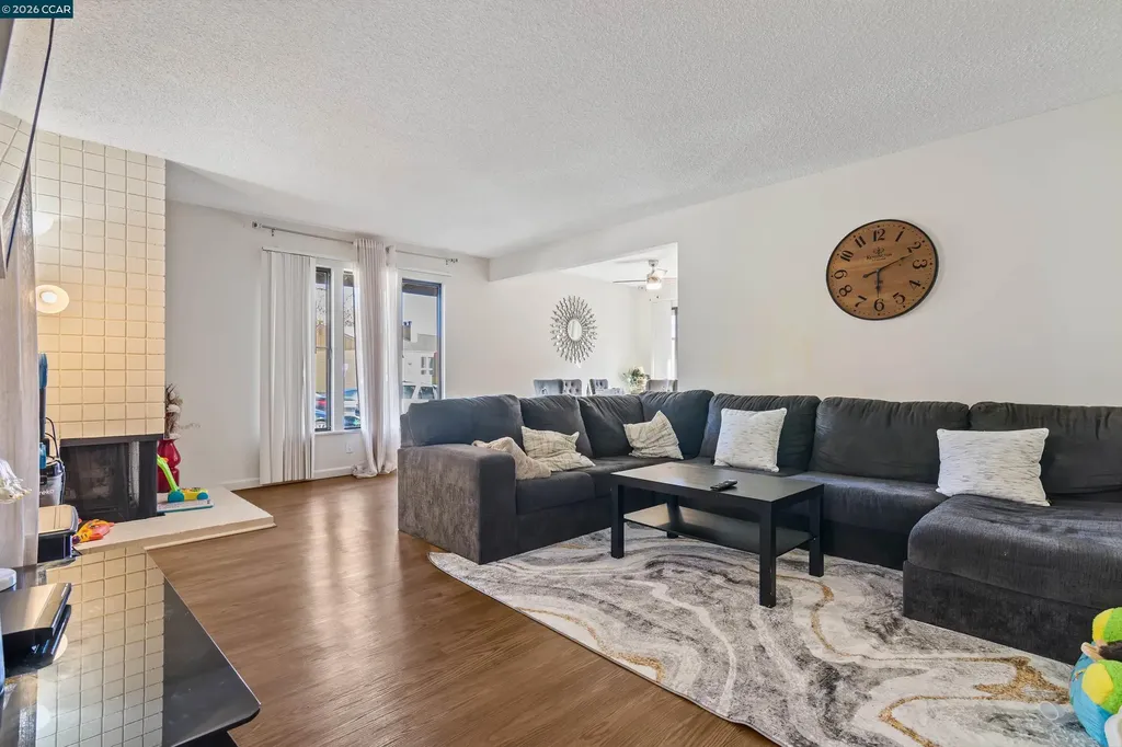 238-240 Camelback Road Pleasant Hill CA 94523