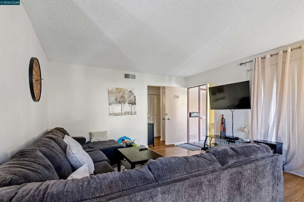 238-240 Camelback Road Pleasant Hill CA 94523