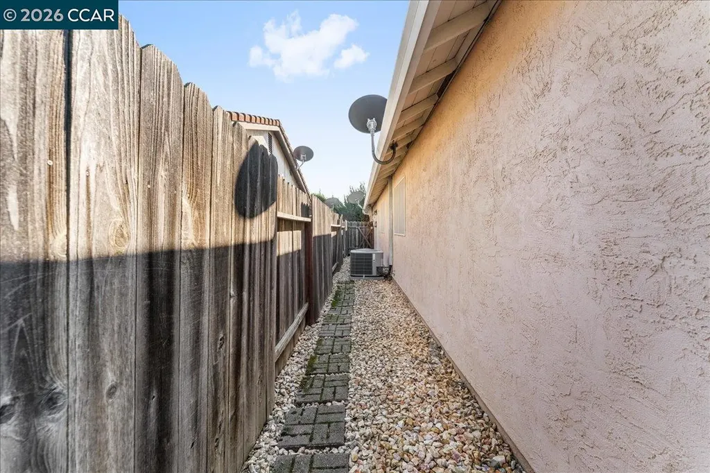 106 Oakmeade Court Vacaville CA 95687