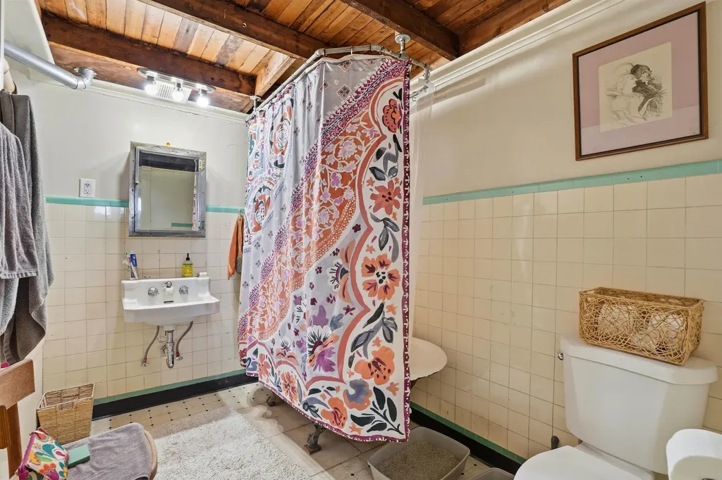 733 Loring Avenue Crockett CA 94525