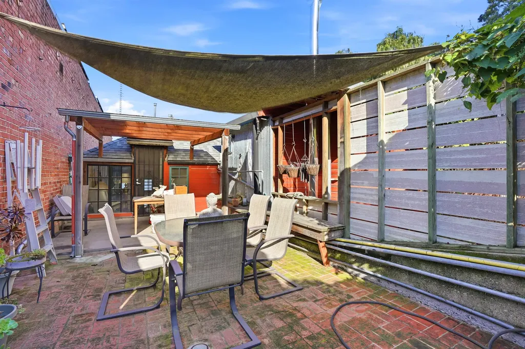 733 Loring Avenue Crockett CA 94525