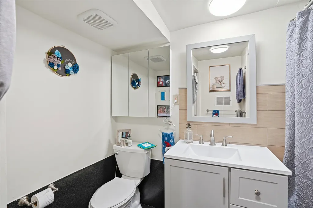 733 Loring Avenue Crockett CA 94525