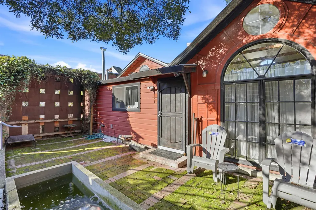 733 Loring Avenue Crockett CA 94525