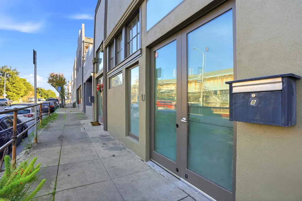 733 Loring Avenue Crockett CA 94525