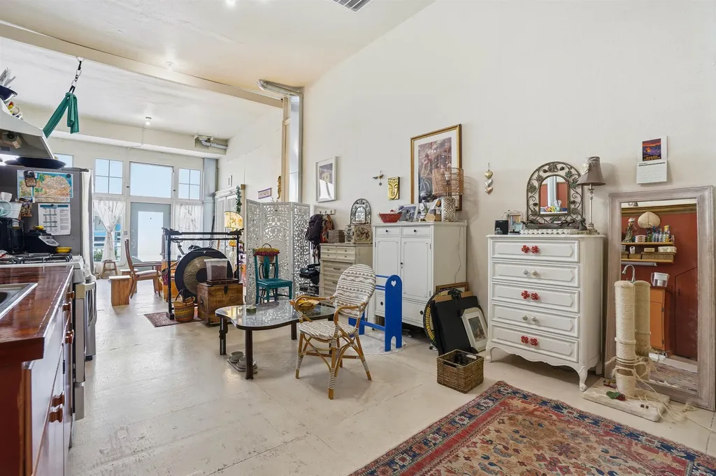 733 Loring Avenue Crockett CA 94525