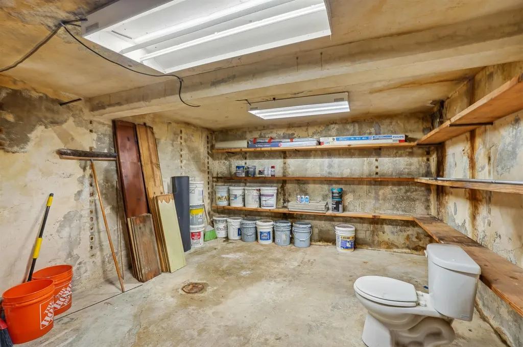 733 Loring Avenue Crockett CA 94525